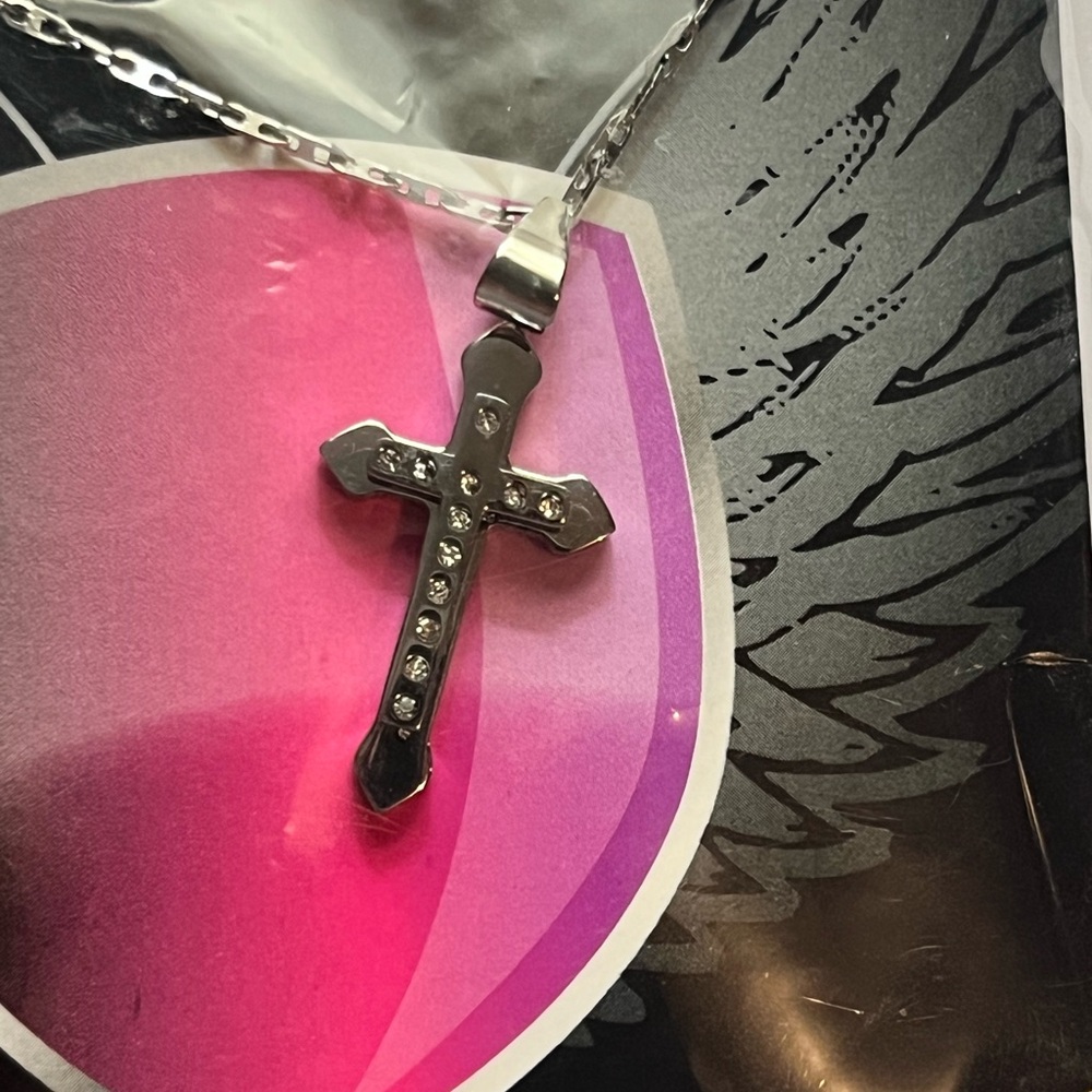 Source Unknown Silver Cross Necklace